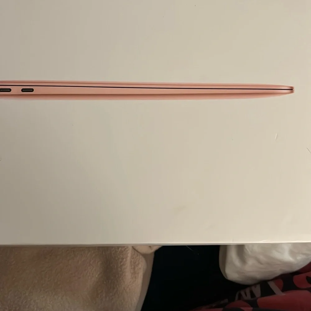 Apple MacBook Air - Gold